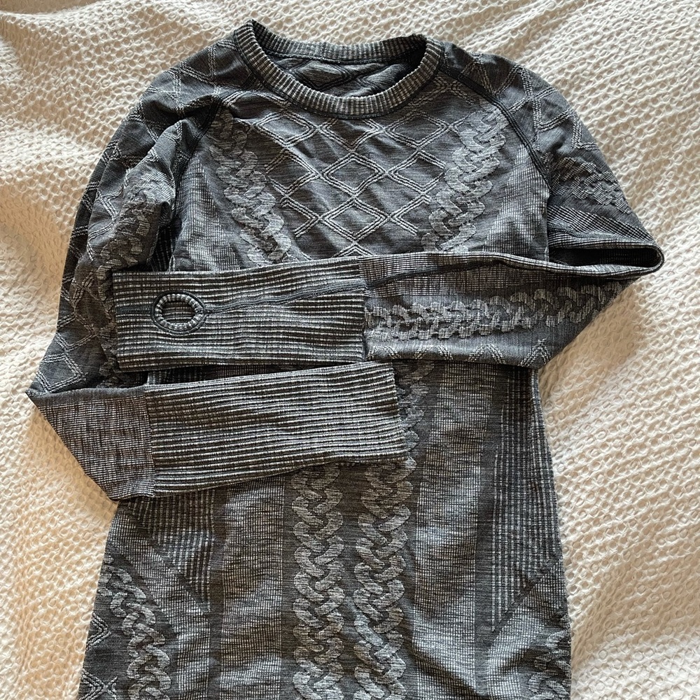 Lululemon Long sleeve black exercise shirt, size 6, cable knit detail